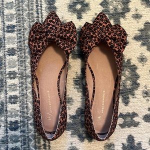 NIB Anthropologie Cheetah Bow City Flat Size 8 / 39